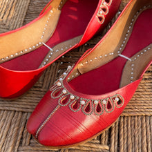 Load image into Gallery viewer, Beaded Fancy Red Khussa