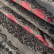 Load image into Gallery viewer, classic border shawl