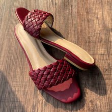 Load image into Gallery viewer, Premium Maroon Flats