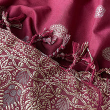 Load image into Gallery viewer, red shawl