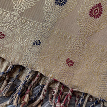 Load image into Gallery viewer, shawl