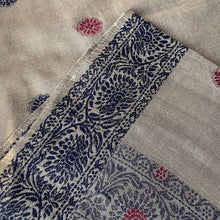 Load image into Gallery viewer, border shawl