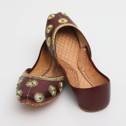 Embroidered Tilla Khussa