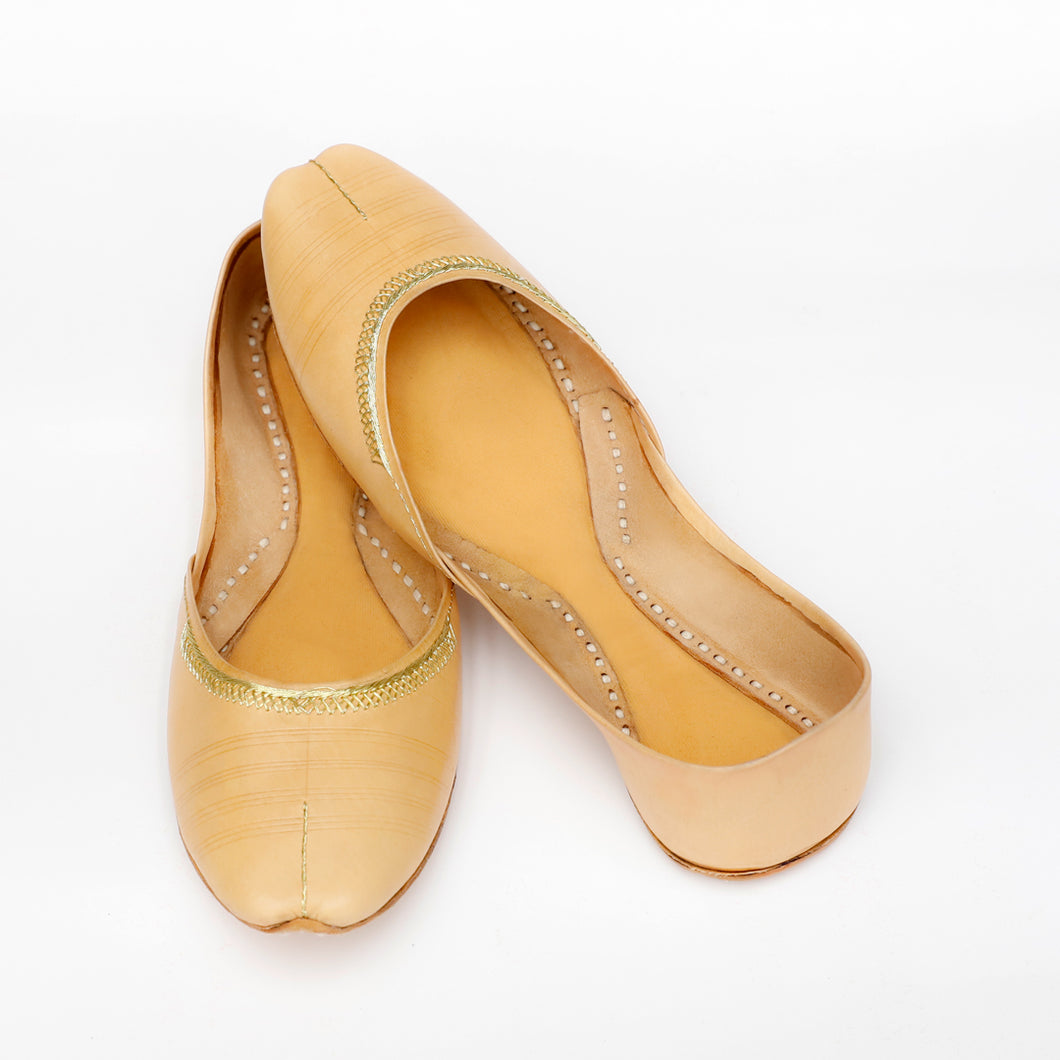 Skin/beige Khussa