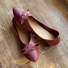 Load image into Gallery viewer, Knotted Maroon Shoes