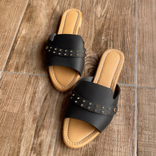 Load image into Gallery viewer, Black Beaded Flats
